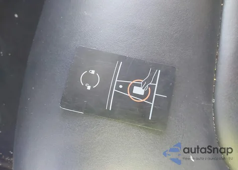 2023 Tesla Model Y Awd/Long Range Dual Motor All-Wheel Drive z USA, uszkodzony, nr VIN 7SAYGAEE9PF948825